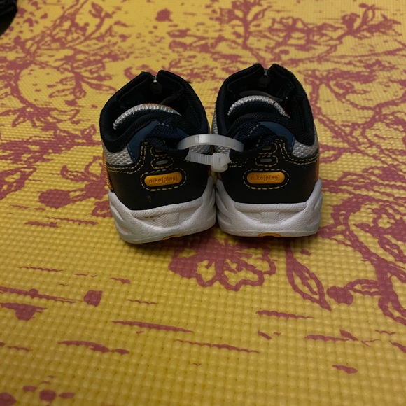 Baby shoes - Picture 3 of 4